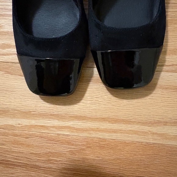 Wishbone black Chanel style suede slingback heels - Picture 3 of 8